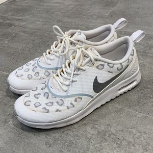 nike with cheetah